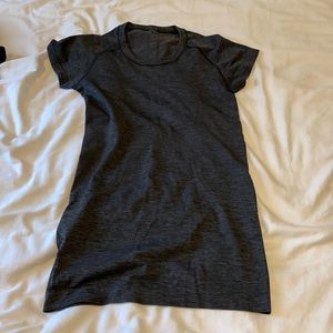Lululemon Swiftly Tech Ss Tee size 4 grey